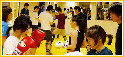 KICKBOXING �L�b�N�{�N�V���O